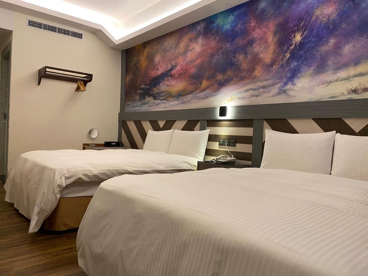 Weifeng Boutique Business Hotel - Zhanqian Branch Pingtung Екстериор снимка