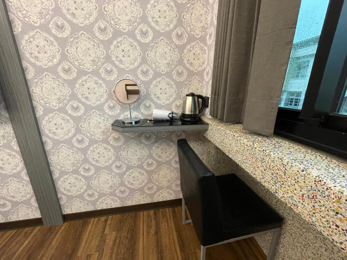 Weifeng Boutique Business Hotel - Zhanqian Branch Pingtung Екстериор снимка