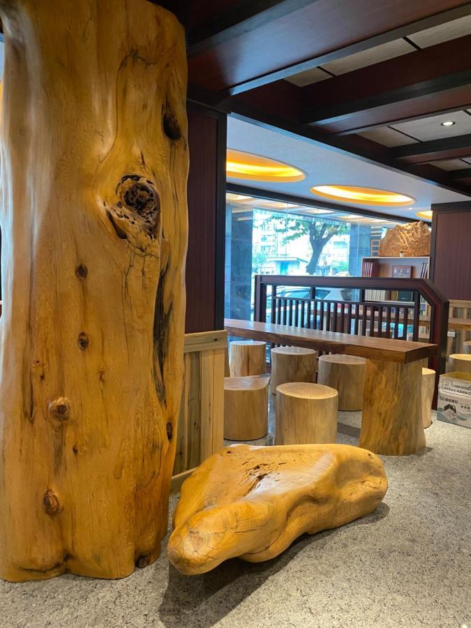 Weifeng Boutique Business Hotel - Zhanqian Branch Pingtung Екстериор снимка