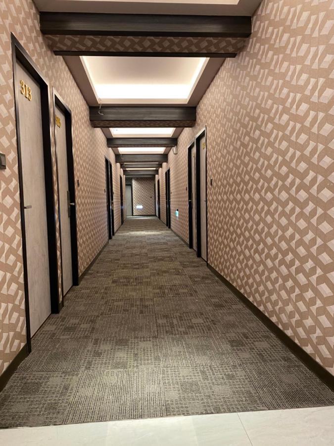 Weifeng Boutique Business Hotel - Zhanqian Branch Pingtung Екстериор снимка